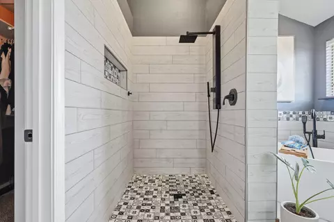 Bath - 416 Peoria Blvd, Crestview, FL 32536 photo 7 of 8