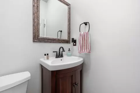 Bath - 416 Peoria Blvd, Crestview, FL 32536 photo 1 of 8
