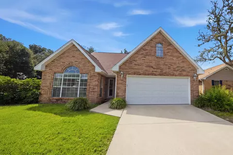 2812 Lee Trevino Ct, Shalimar, FL 32579