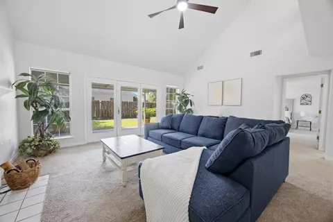2812 Lee Trevino Ct, Shalimar, FL 32579