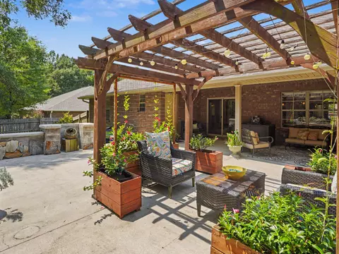 Exterior - 2606 Butterfly Aly, Crestview, FL 32536 photo 15 of 22