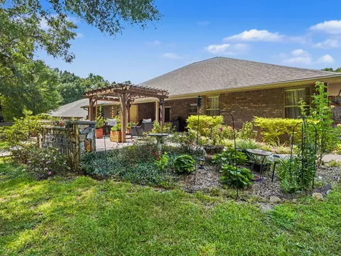 Exterior - 2606 Butterfly Aly, Crestview, FL 32536 photo 20 of 22