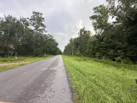 355 Riverside Cir, Wewahitchka, FL 32465