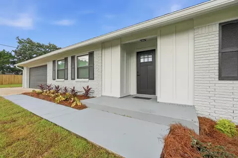 250 NW Briarwood Cir, Fort Walton Beach, FL 32548