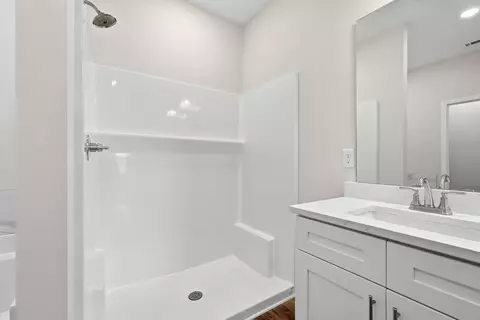 Bath - 6124 Mildreds Way, Crestview, FL 32539 photo 2 of 6