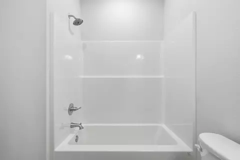 Bath - 6124 Mildreds Way, Crestview, FL 32539 photo 5 of 6