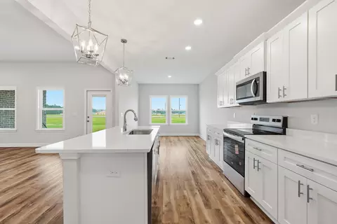 Kitchen - 6124 Mildreds Way, Crestview, FL 32539 photo 4 of 4