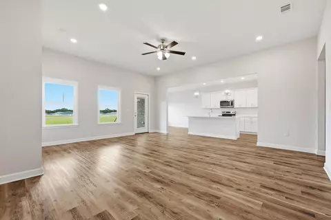 Living - 6124 Mildreds Way, Crestview, FL 32539 photo 3 of 6