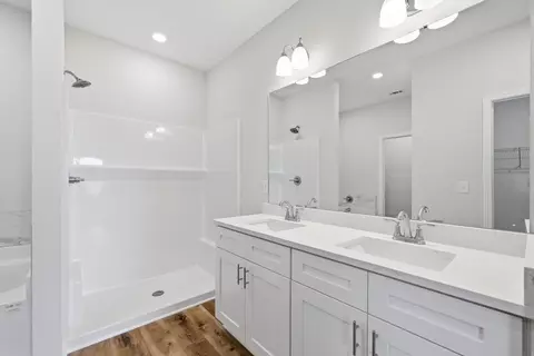 Bath - 6124 Mildreds Way, Crestview, FL 32539 photo 1 of 6