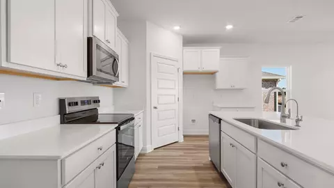 Kitchen - 96 Foxtrail Run, Freeport, FL 32439 photo 1 of 1
