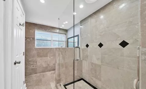 Bath - 536 Benning Dr, Destin, FL 32541 photo 2 of 2