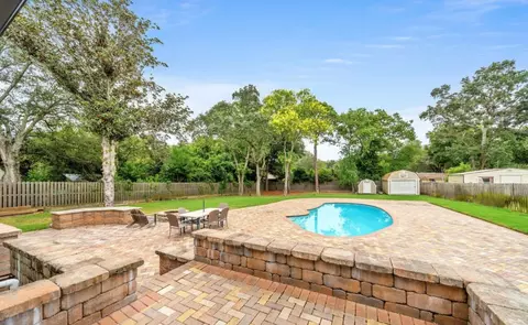 Exterior - 536 Benning Dr, Destin, FL 32541 photo 3 of 8