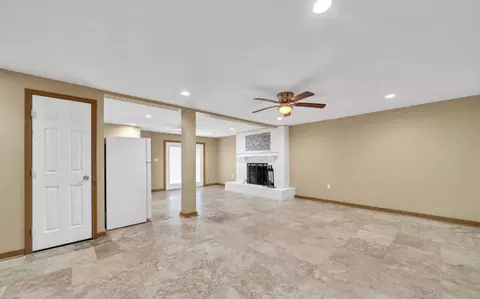 Living - 536 Benning Dr, Destin, FL 32541 photo 2 of 2
