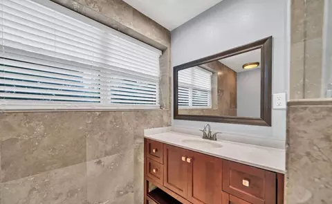 Bath - 536 Benning Dr, Destin, FL 32541 photo 1 of 2