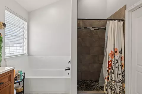 Bath - 520 Boulder St, Crestview, FL 32536 photo 4 of 5