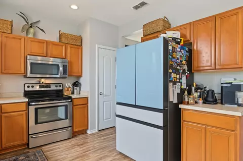 Kitchen - 520 Boulder St, Crestview, FL 32536 photo 2 of 7