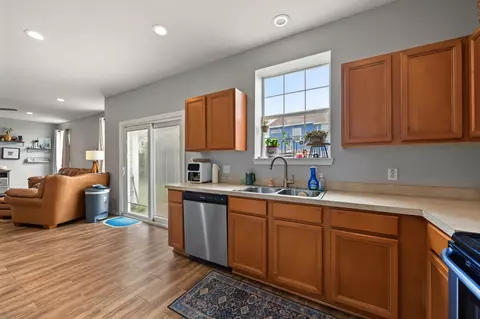 Kitchen - 520 Boulder St, Crestview, FL 32536 photo 5 of 7