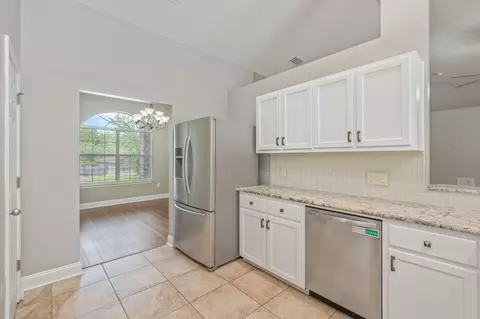 Kitchen - 307 Gauntlet Dr, Crestview, FL 32539 photo 2 of 3