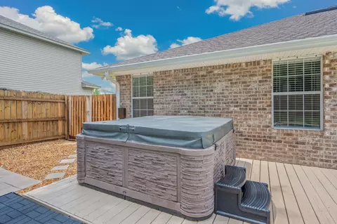 Exterior - 307 Gauntlet Dr, Crestview, FL 32539 photo 10 of 15