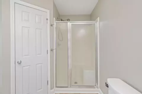 Bath - 307 Gauntlet Dr, Crestview, FL 32539 photo 2 of 5