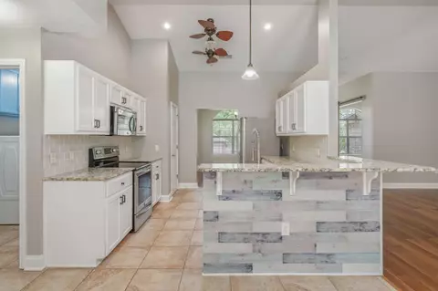 Kitchen - 307 Gauntlet Dr, Crestview, FL 32539 photo 1 of 3