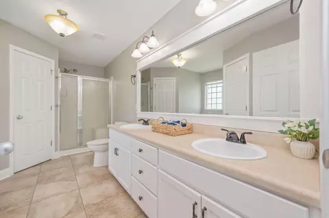 Bath - 307 Gauntlet Dr, Crestview, FL 32539 photo 1 of 5