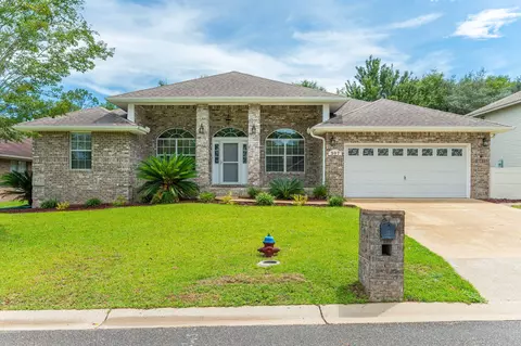 Exterior - 307 Gauntlet Dr, Crestview, FL 32539 photo 4 of 15