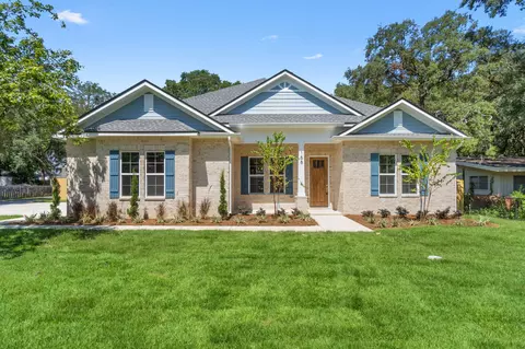 166 Grandview Ave, Valparaiso, FL 32580