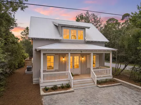 16 Days Ln, Point Washington, FL 32459