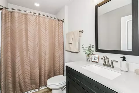 Bath - 6617 Prosperity Ln, Milton, FL 32570 photo 6 of 6