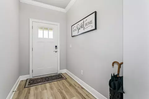 Entry Way - 6617 Prosperity Ln, Milton, FL 32570 photo 1 of 3