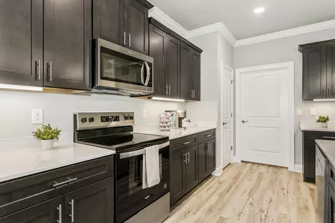 Kitchen - 6617 Prosperity Ln, Milton, FL 32570 photo 4 of 4