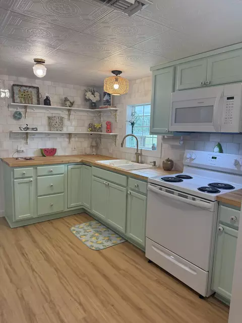 236 Aplin Rd, Crestview, FL 32539