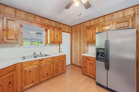Kitchen - 5630 Buck Ward Rd, Baker, FL 32531 photo 5 of 5