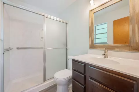 Bath - 5630 Buck Ward Rd, Baker, FL 32531 photo 1 of 4