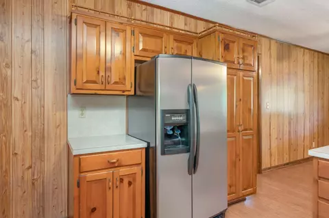 Kitchen - 5630 Buck Ward Rd, Baker, FL 32531 photo 4 of 5