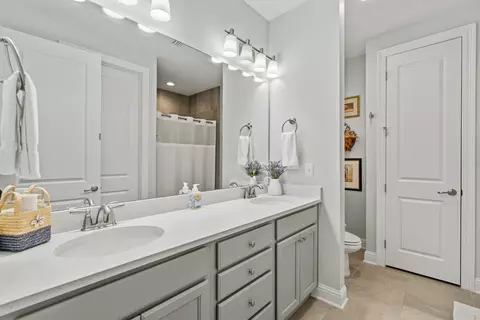 Bath - 46 Laurel Oaks Dr, Freeport, FL 32439 photo 1 of 5