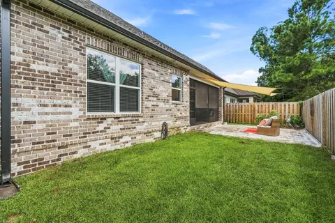 Exterior - 46 Laurel Oaks Dr, Freeport, FL 32439 photo 6 of 7