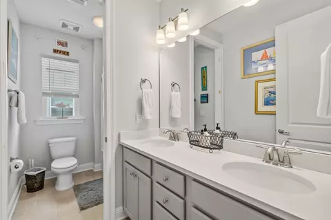 Bath - 46 Laurel Oaks Dr, Freeport, FL 32439 photo 4 of 5