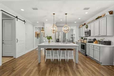 Kitchen - 46 Laurel Oaks Dr, Freeport, FL 32439 photo 1 of 4