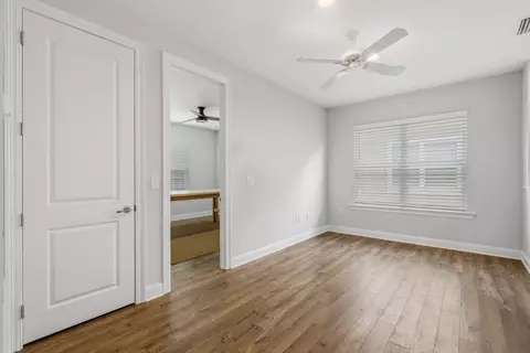 Bedroom - 46 Laurel Oaks Dr, Freeport, FL 32439 photo 5 of 9