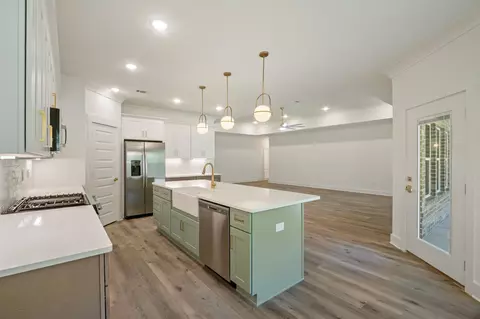 Kitchen - 71 Leap Year Ln, Freeport, FL 32439 photo 8 of 8
