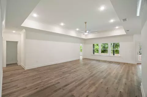 Living - 71 Leap Year Ln, Freeport, FL 32439 photo 4 of 8