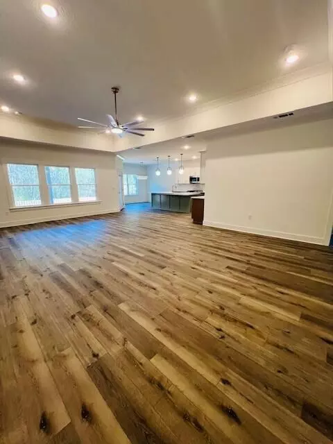 Living - 71 Leap Year Ln, Freeport, FL 32439 photo 3 of 8