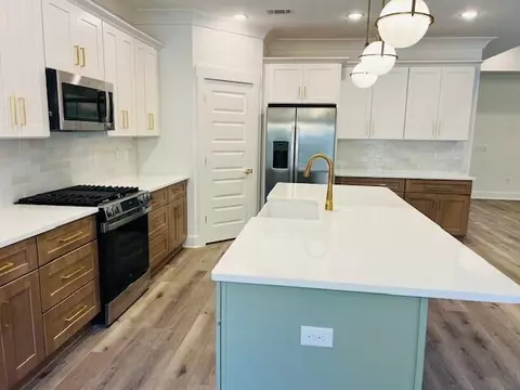 Kitchen - 71 Leap Year Ln, Freeport, FL 32439 photo 3 of 8