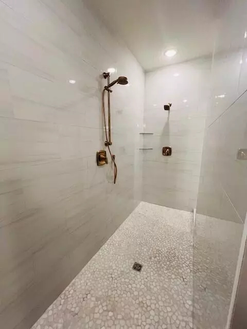 Bath - 71 Leap Year Ln, Freeport, FL 32439 photo 4 of 12