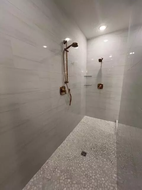 Bath - 71 Leap Year Ln, Freeport, FL 32439 photo 3 of 12