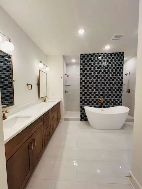 Bath - 71 Leap Year Ln, Freeport, FL 32439 photo 6 of 12
