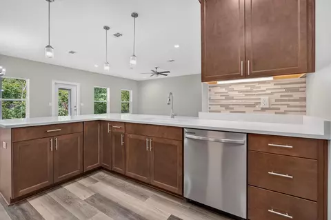 Kitchen - 4540 Hermosa Rd, Crestview, FL 32539 photo 2 of 7