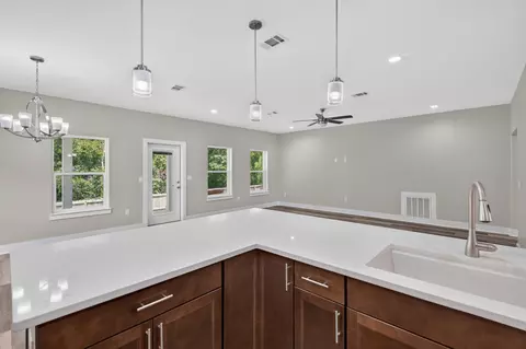 Kitchen - 4540 Hermosa Rd, Crestview, FL 32539 photo 7 of 7